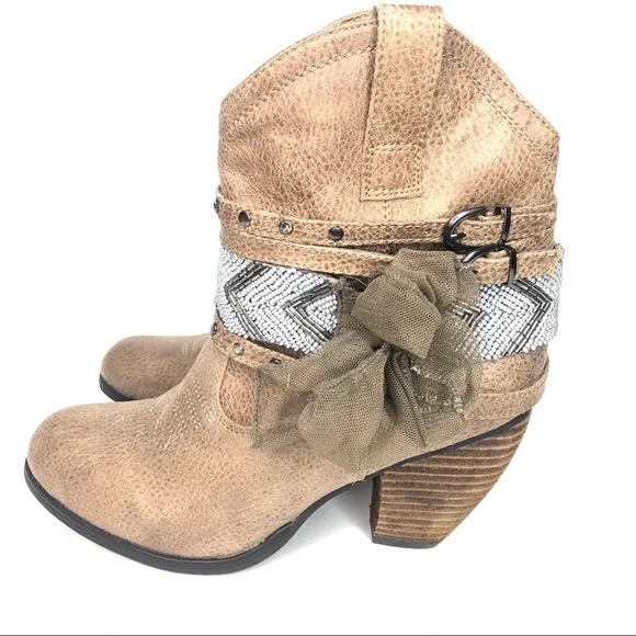 Not Rated Tan Ankle Boots with Bow and Studs/ brand new - Picture 2 of 8